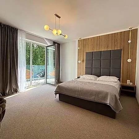 Eden Premium Jacuzzi, Sauna Szálloda
