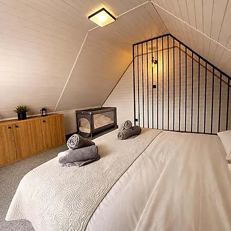 Eden Premium Jacuzzi, Sauna Hotel